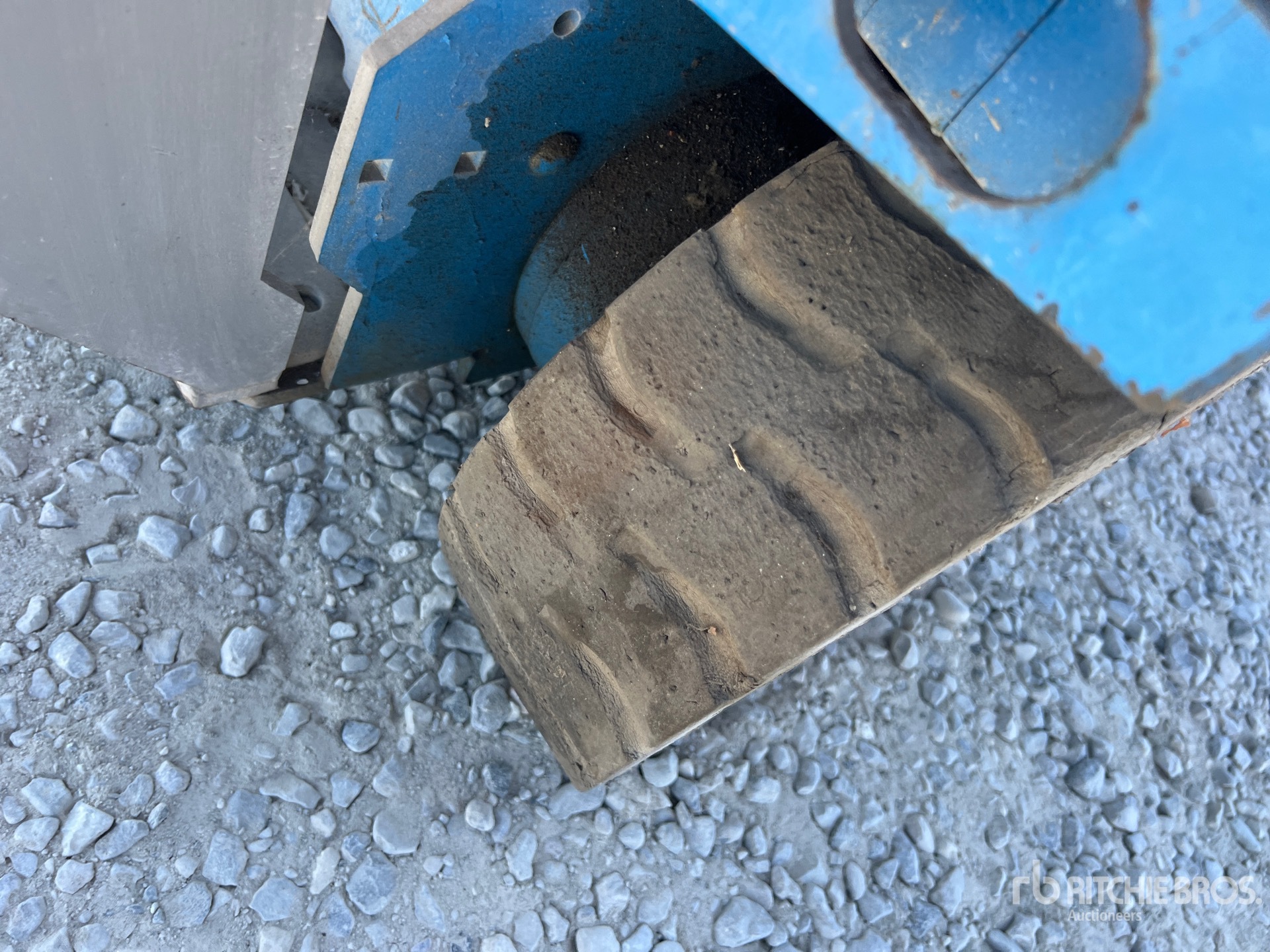 2005 Genie GS2632