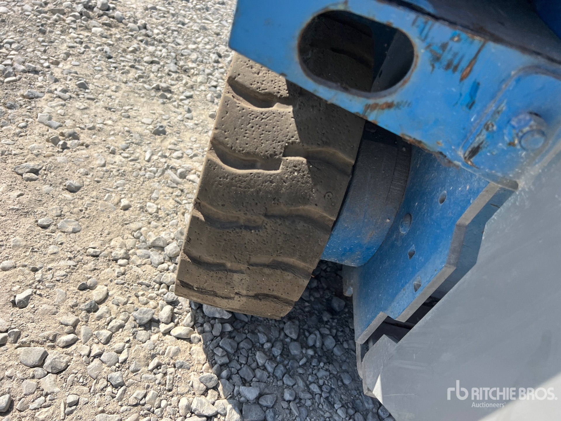 2005 Genie GS2632