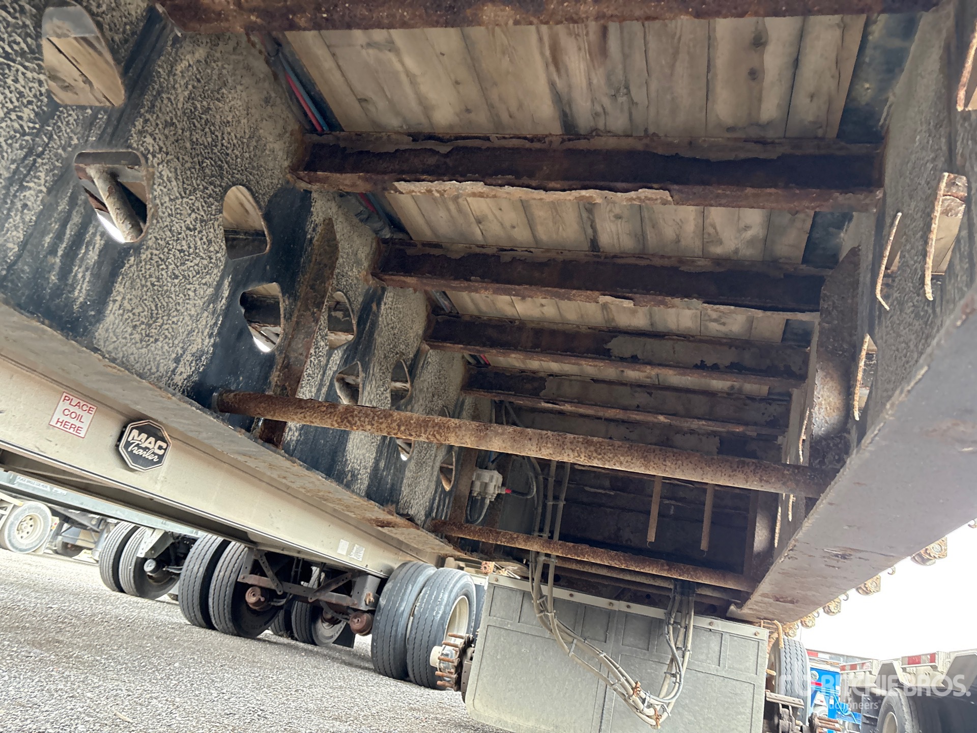 2014 Doepker 53 FT TRI/A (INOPERABLE)