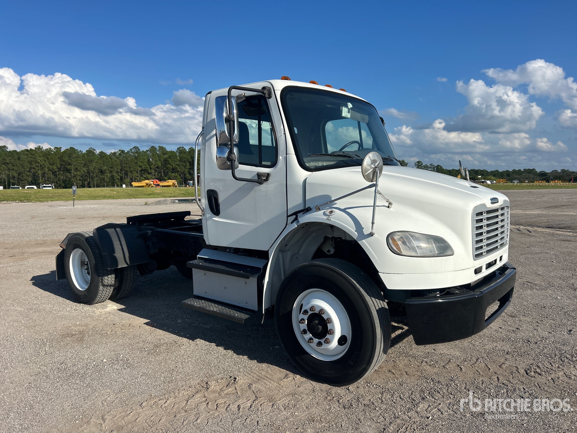 2017 Freightliner M2 106