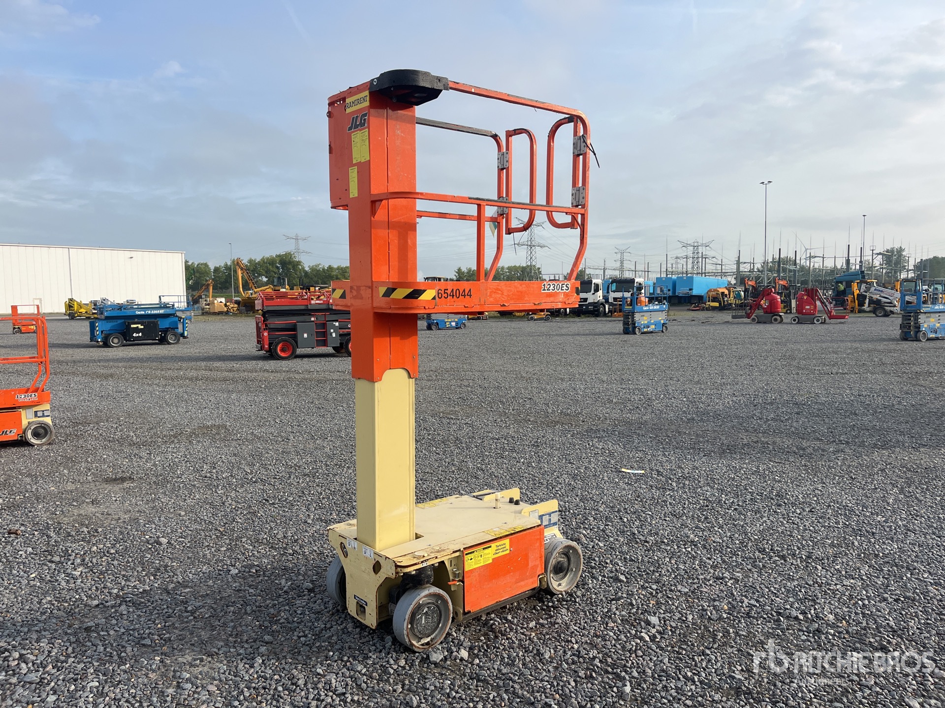 Photo of 2016 JLG 1230ES
