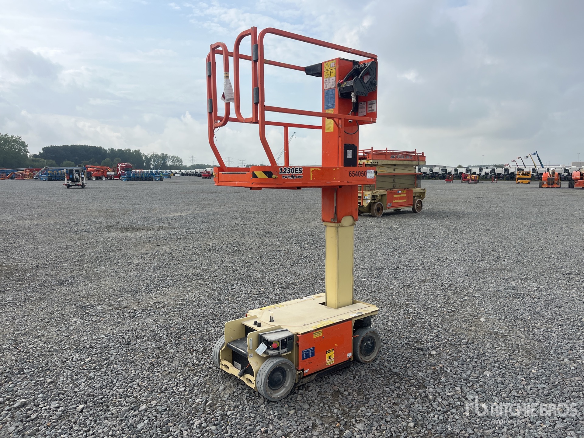 Photo of 2016 JLG 1230ES