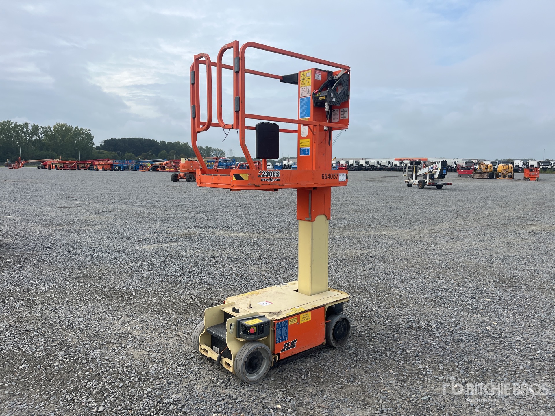 Photo of 2016 JLG 1230ES