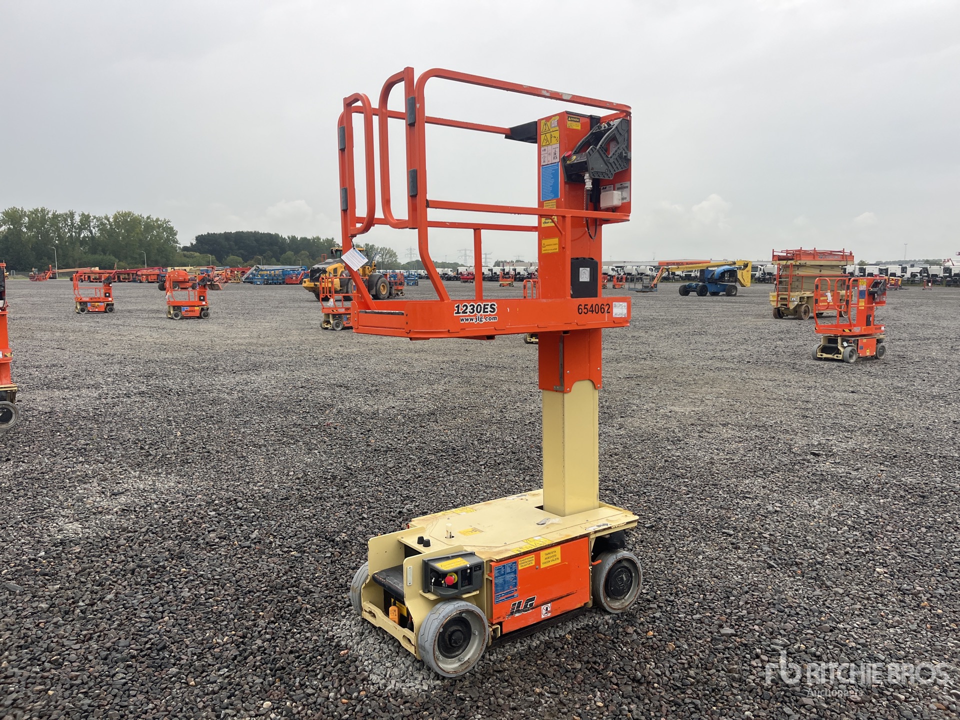 2016 JLG 1230ES