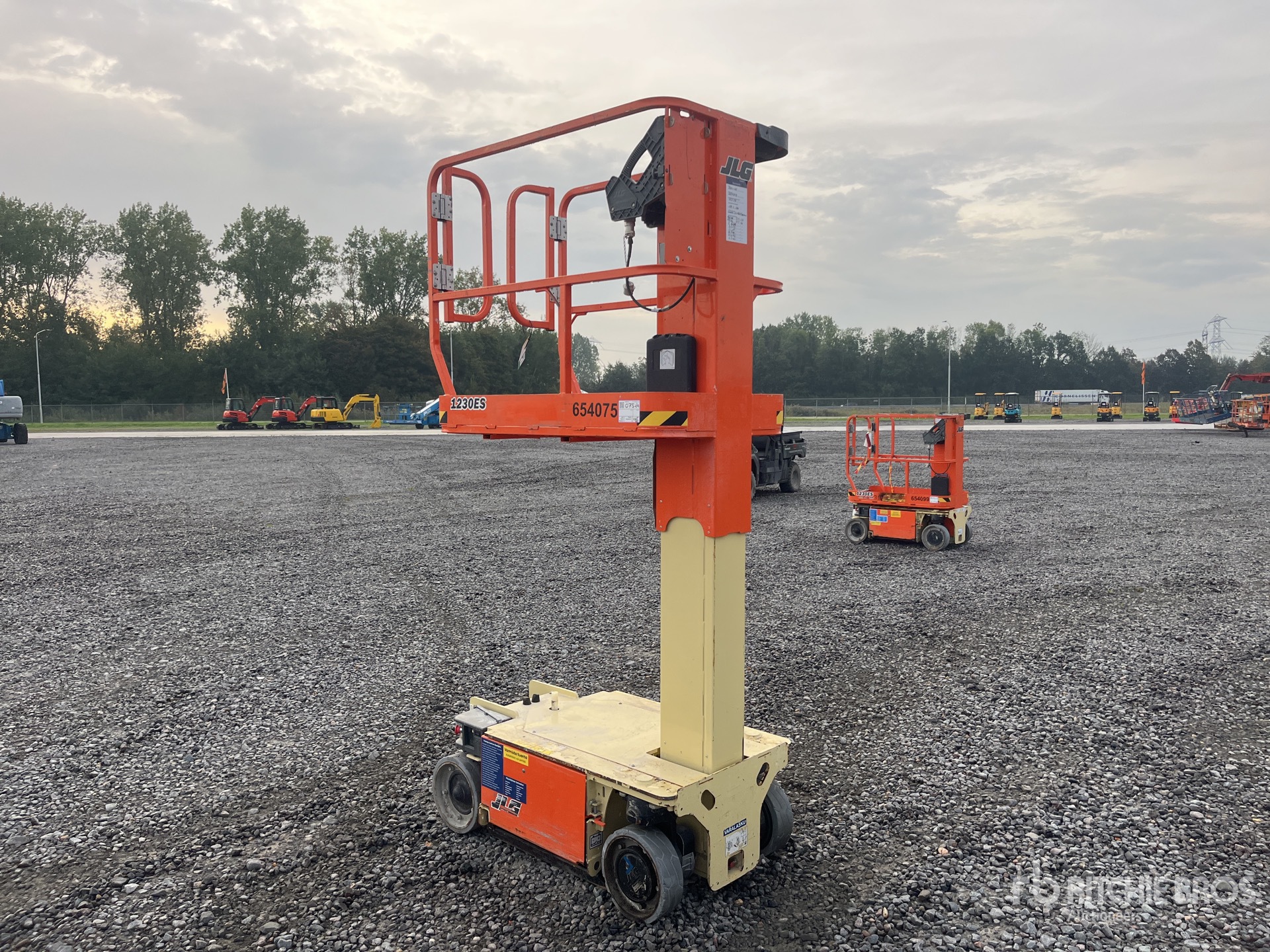 2016 JLG 1230ES