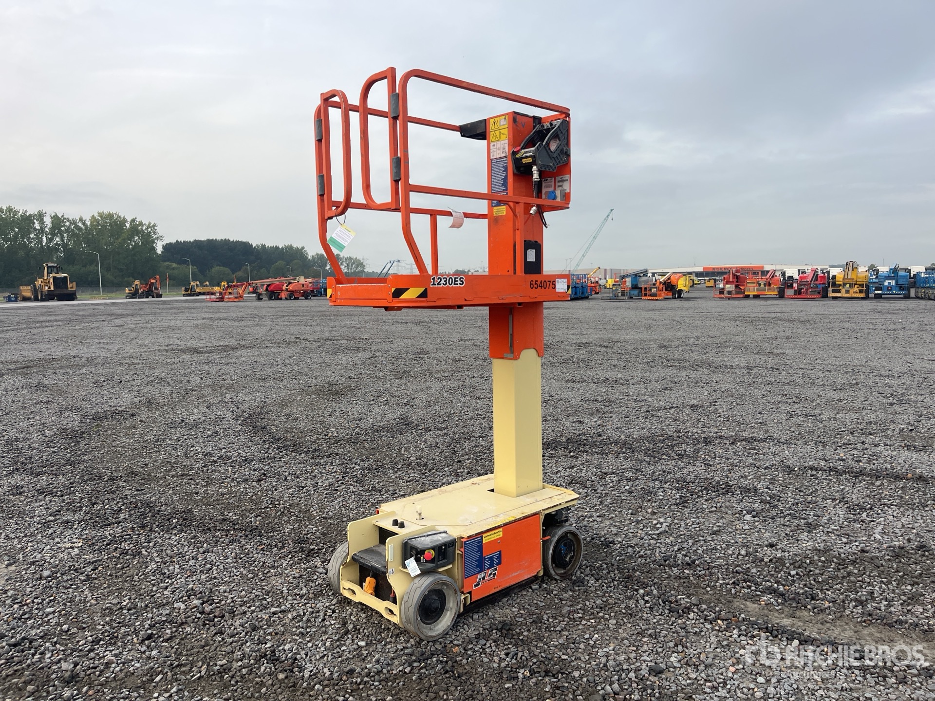2016 JLG 1230ES