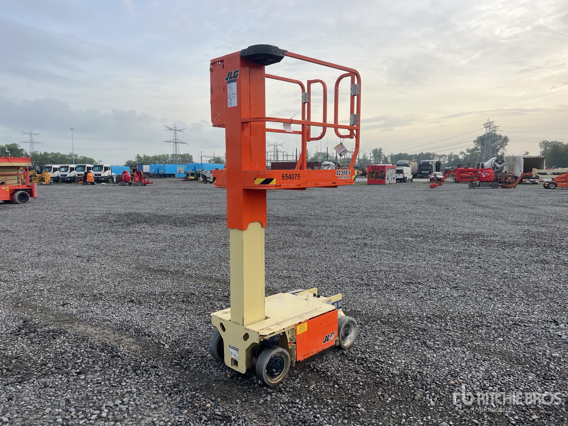 Photo of 2016 JLG 1230ES