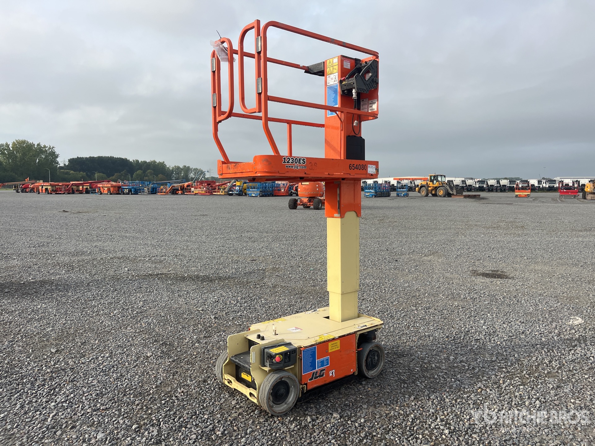 Photo of 2016 JLG 1230ES