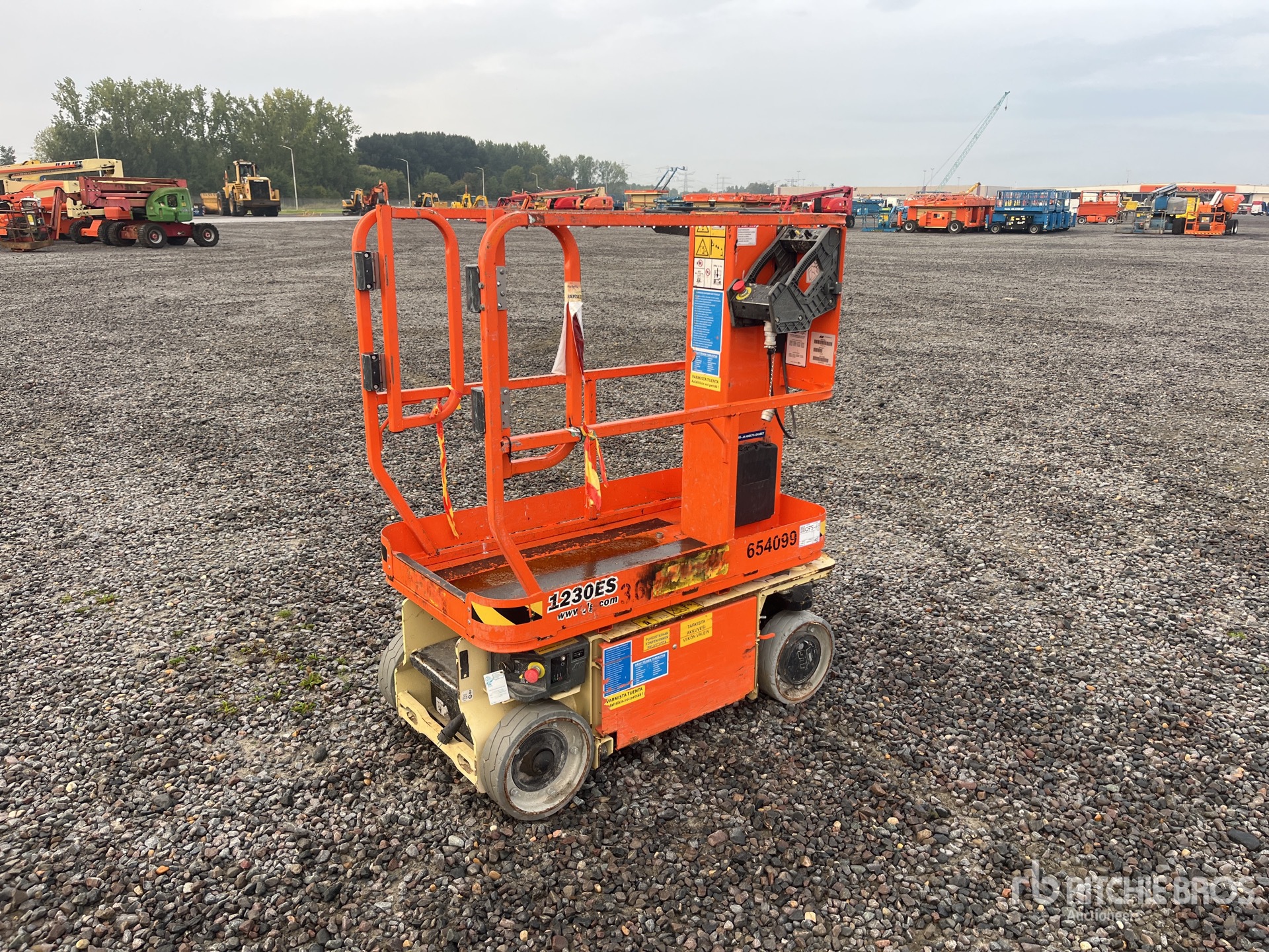 Photo of 2016 JLG 1230ES