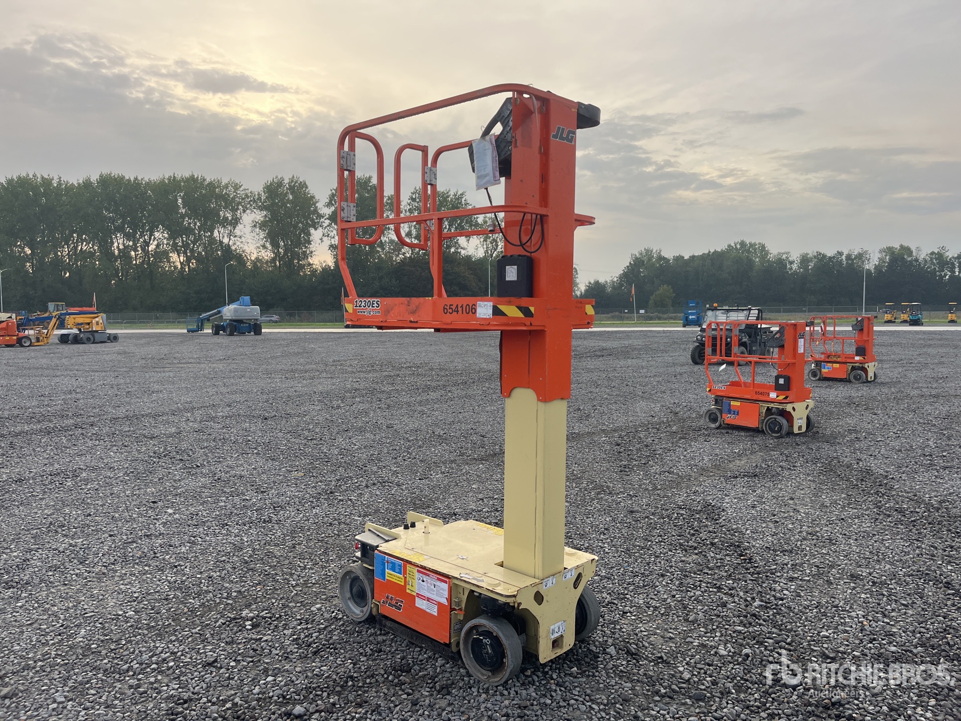 2016 JLG 1230ES