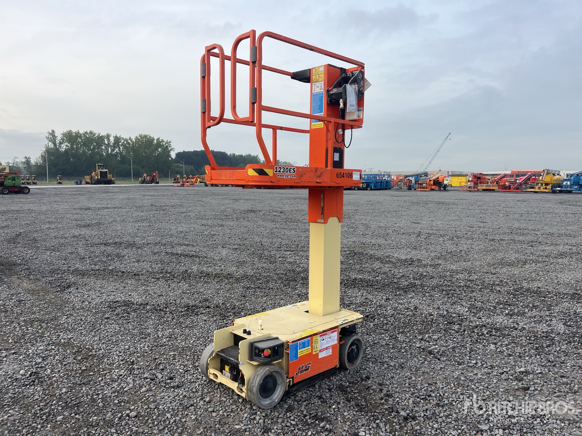 Photo of 2016 JLG 1230ES