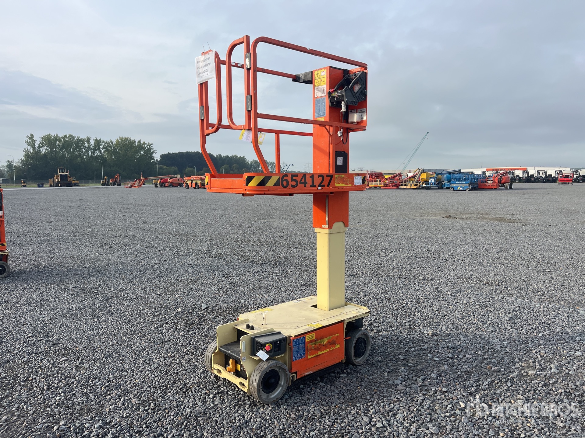 Photo of 2016 JLG 1230ES