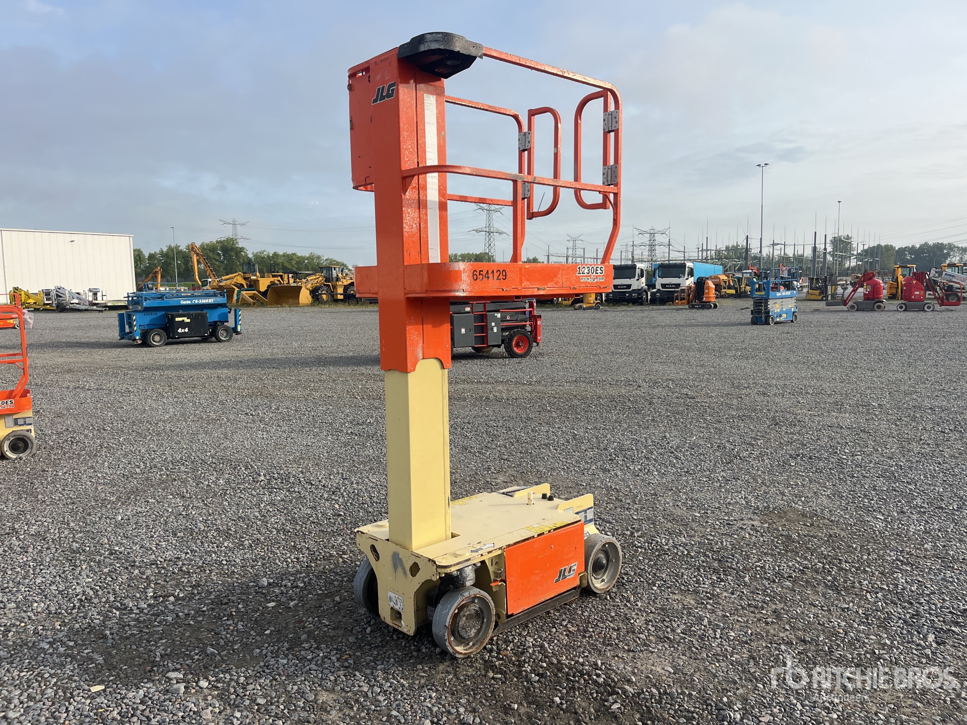 Photo of 2016 JLG 1230ES