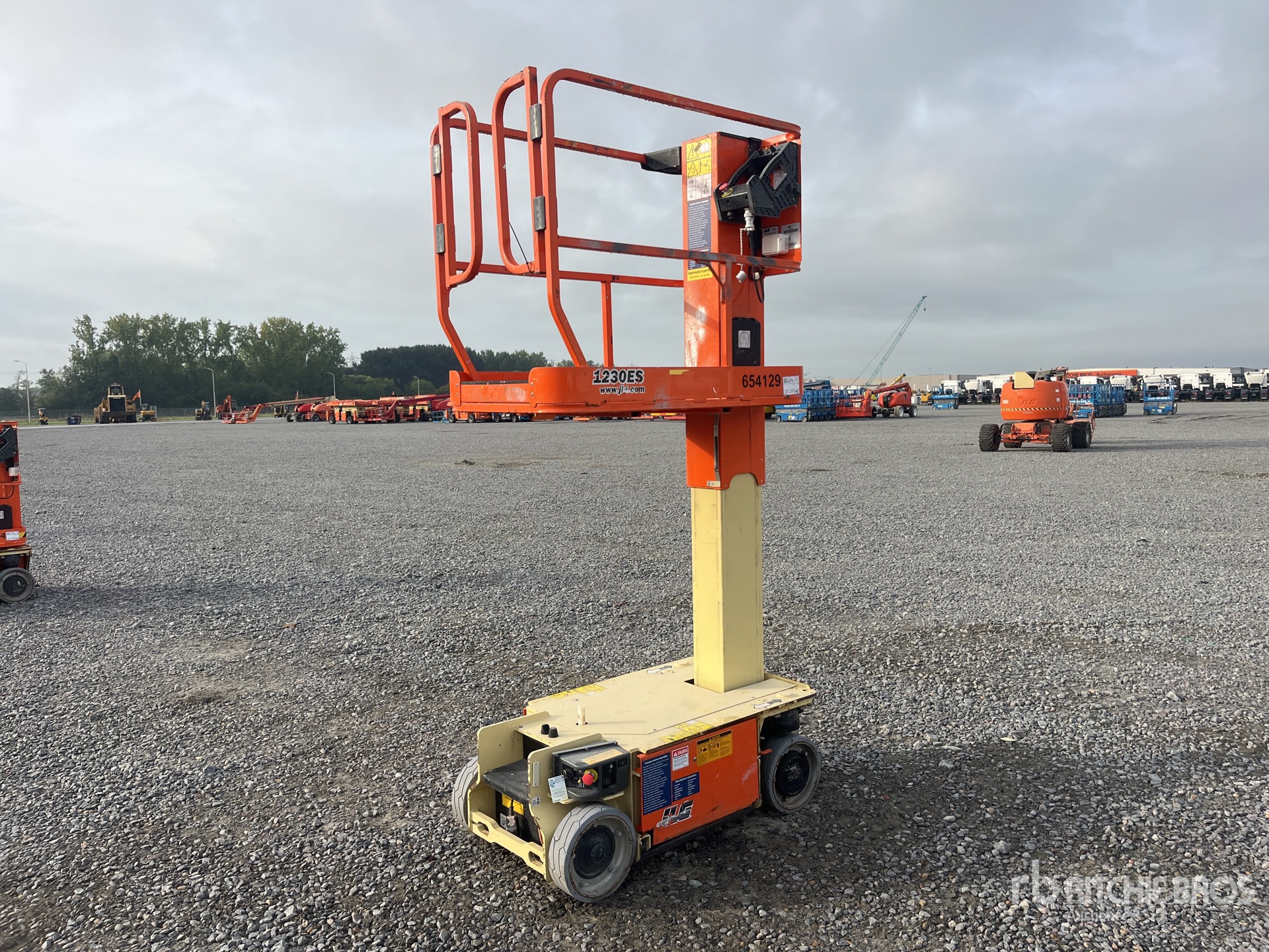 2016 JLG 1230ES