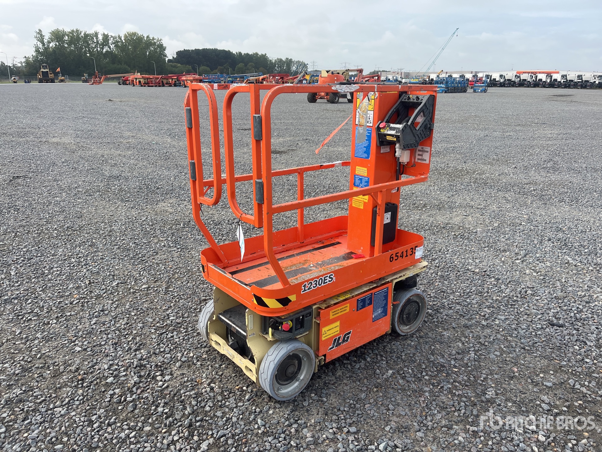 2016 JLG 1230ES