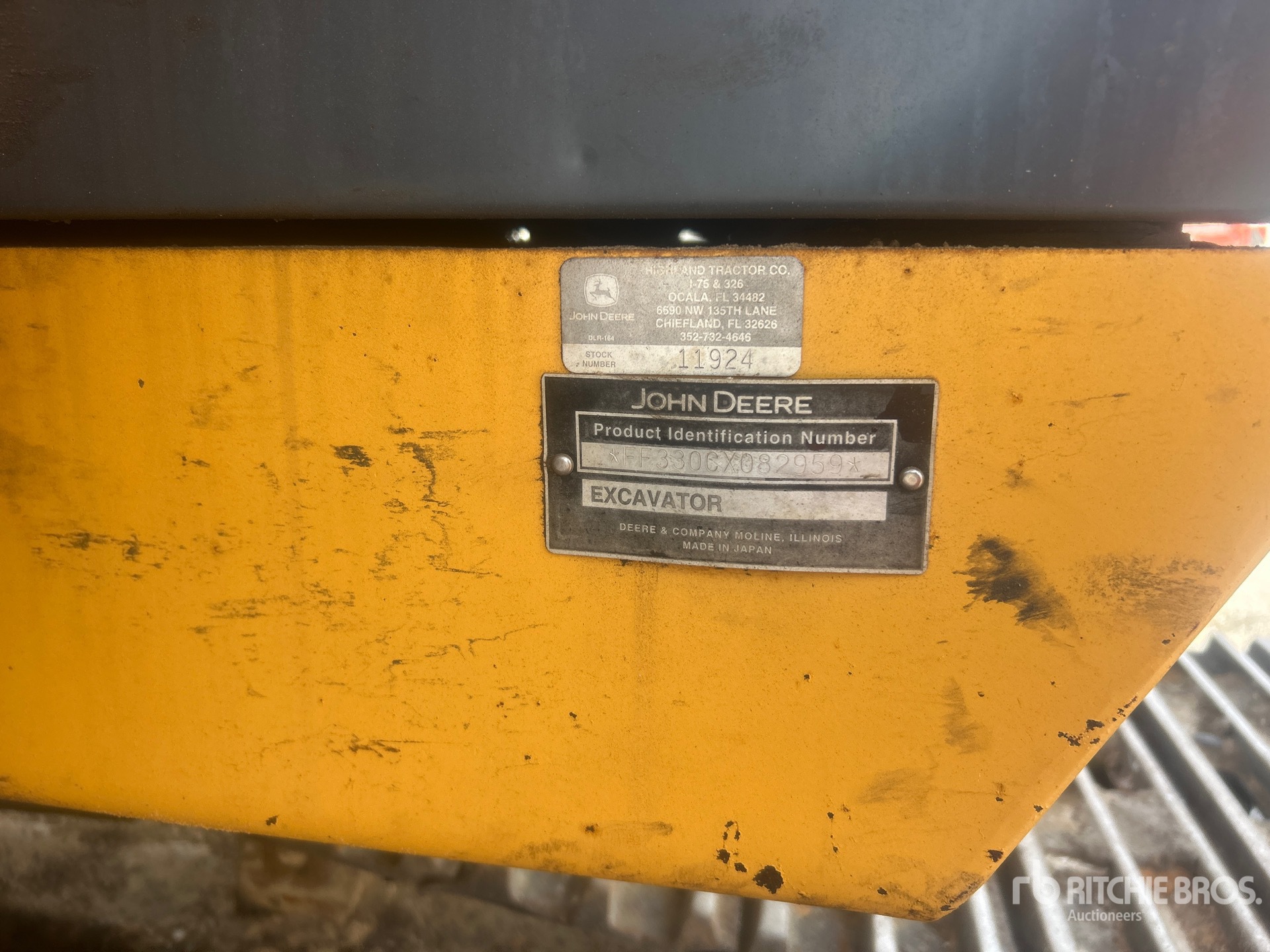2004 John Deere 330C LC