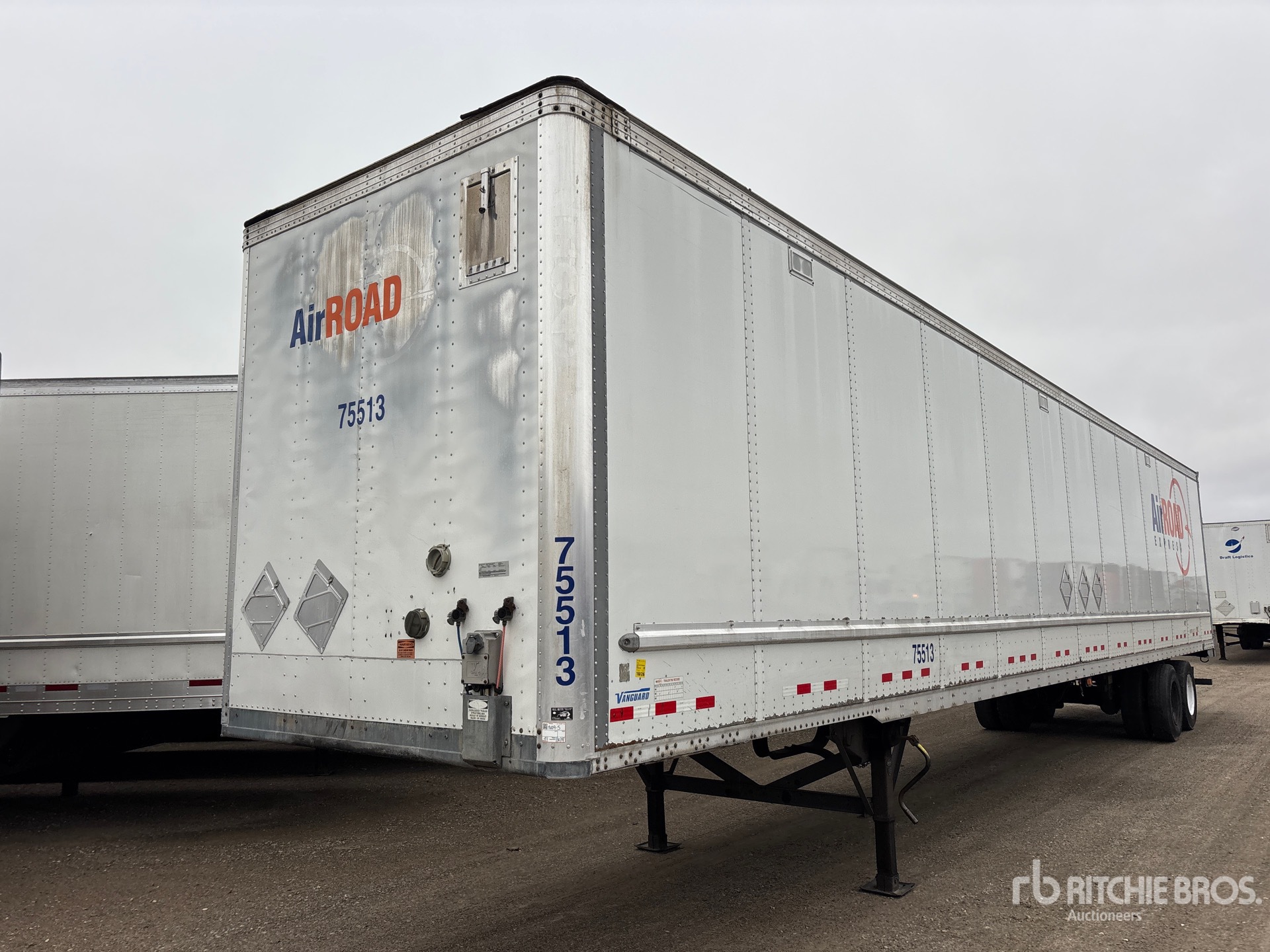 Photo of 2015 Vanguard 53 ft x 102 in T/A