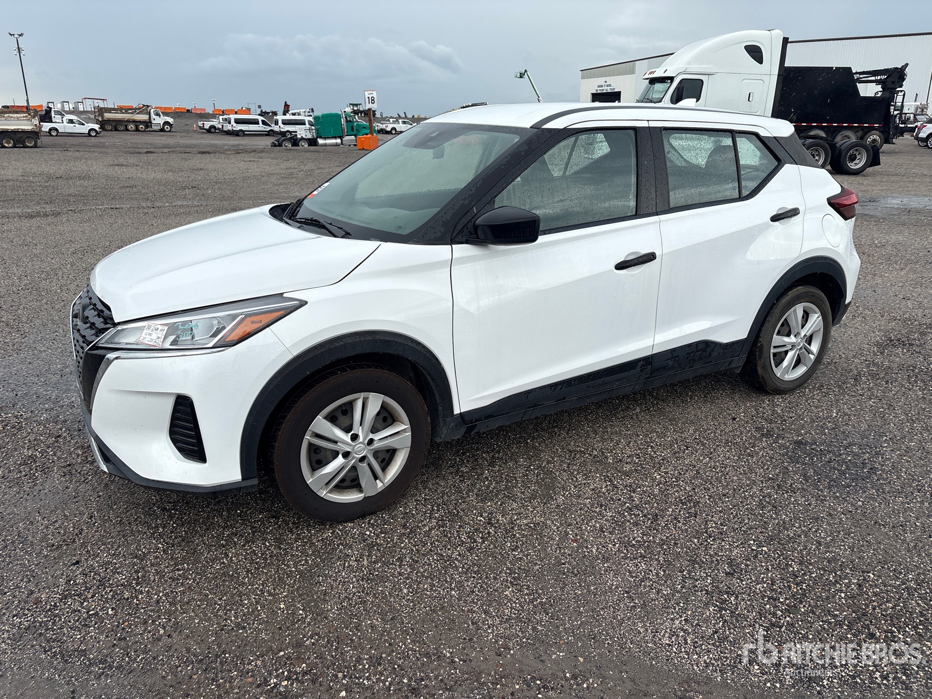 Photo of 2023 Nissan KICKS