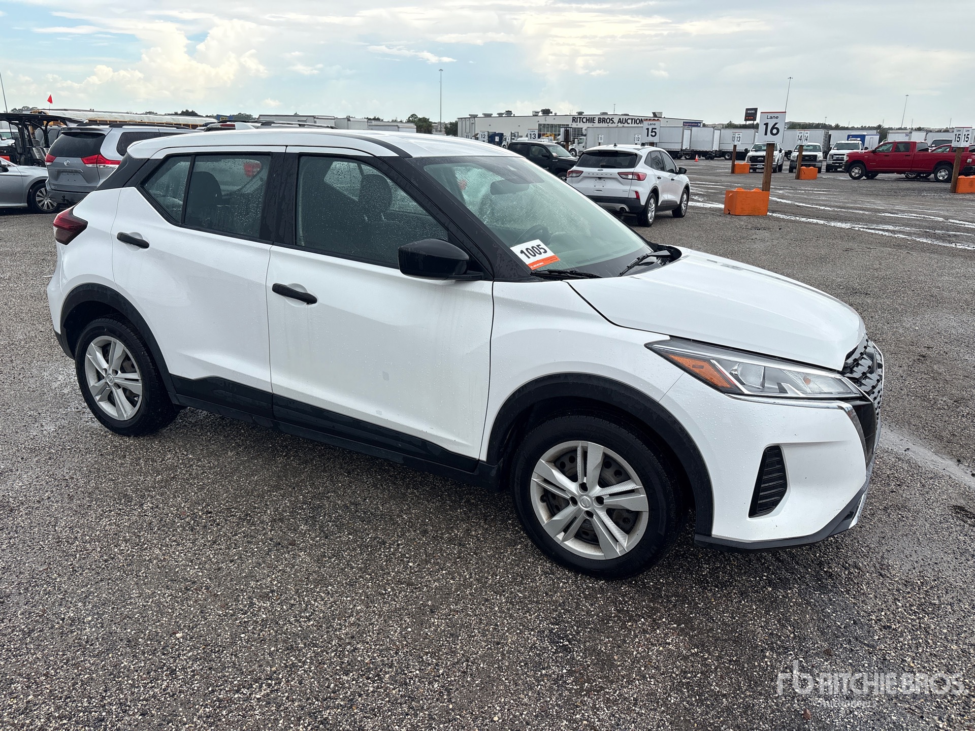 2023 Nissan KICKS