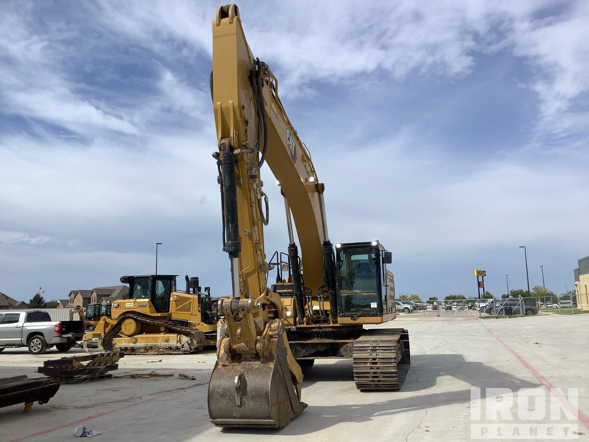 2023 Caterpillar 340