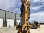 Hydraulics with Thumb Cylinder