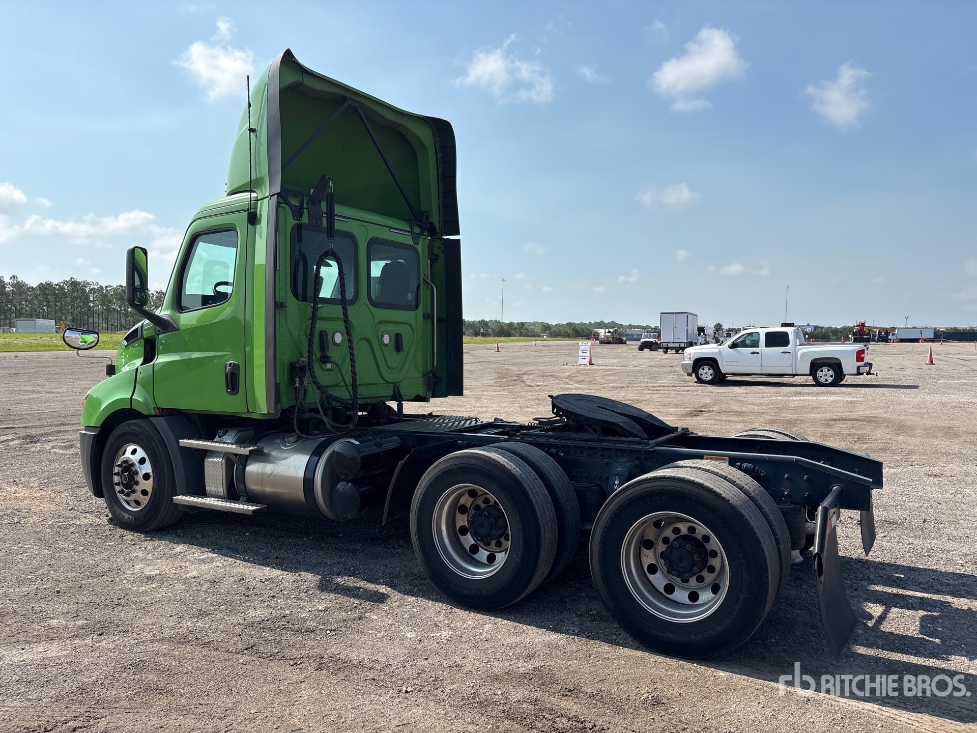 2020 Freightliner CASCADIA 116