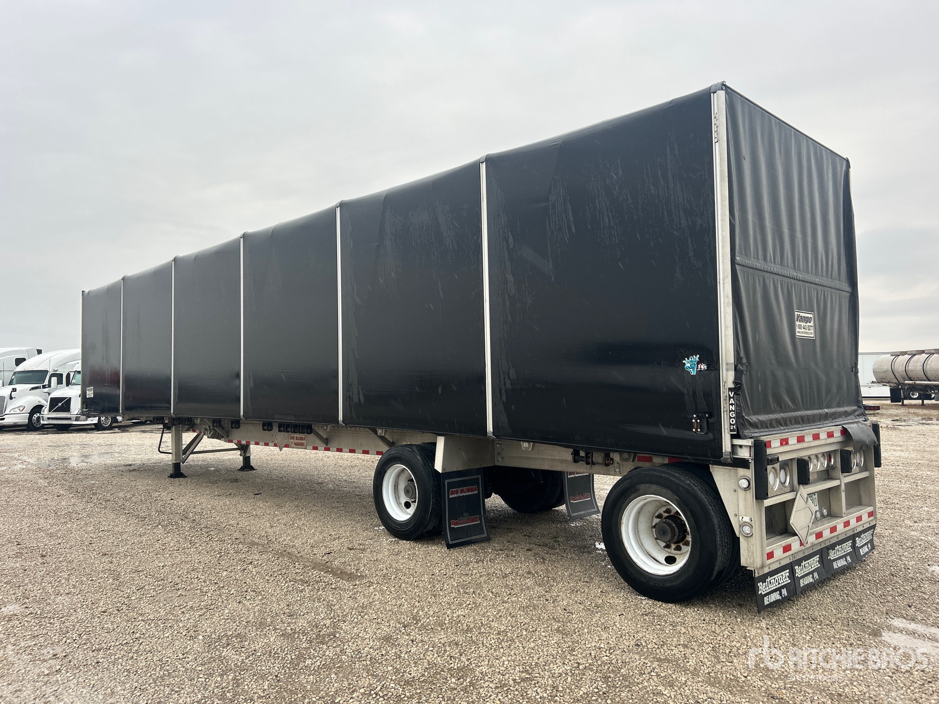 2023 Reitnouer 48 ft T/A Spread Axle
