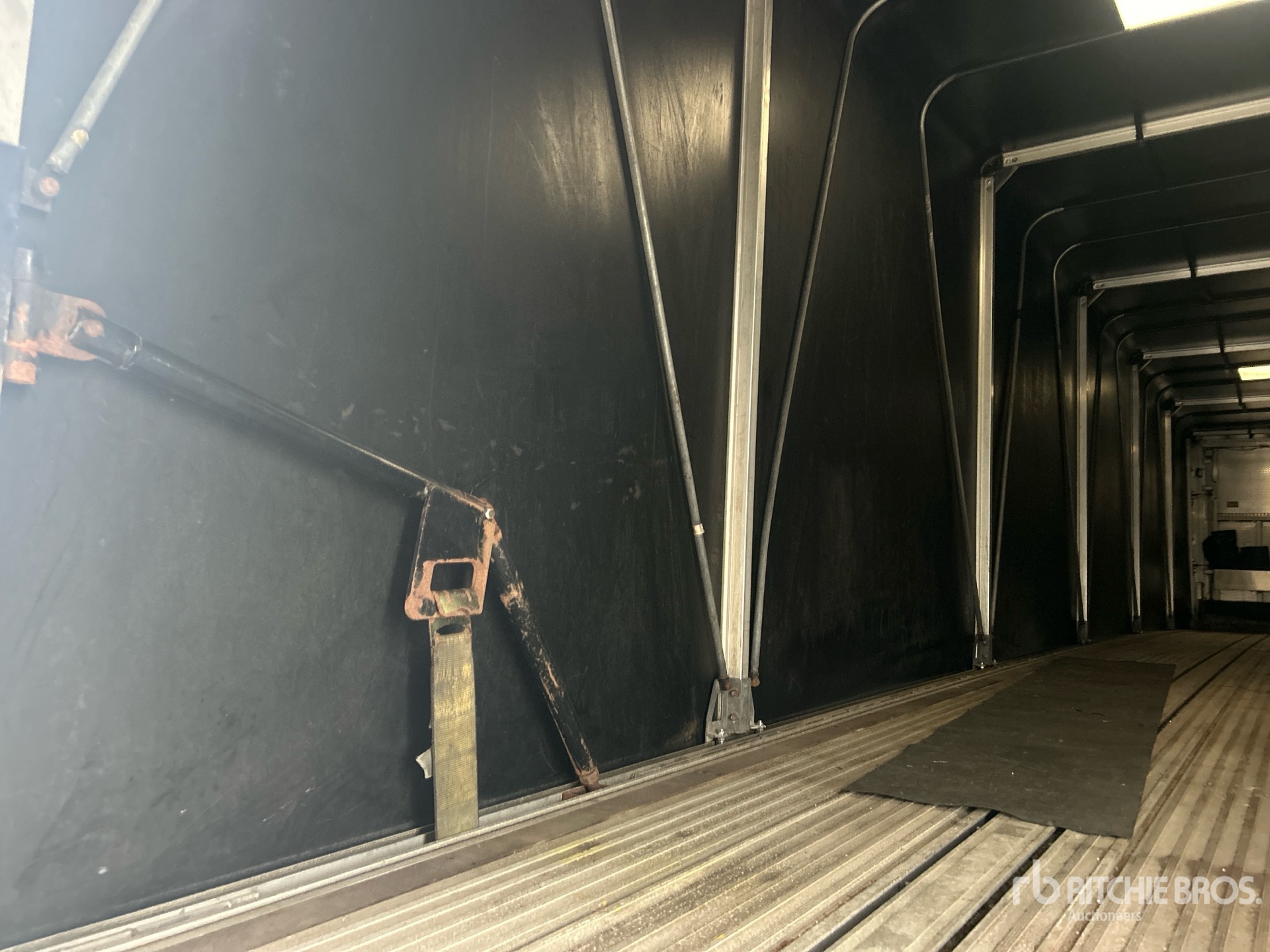 2023 Reitnouer 48 ft T/A Spread Axle