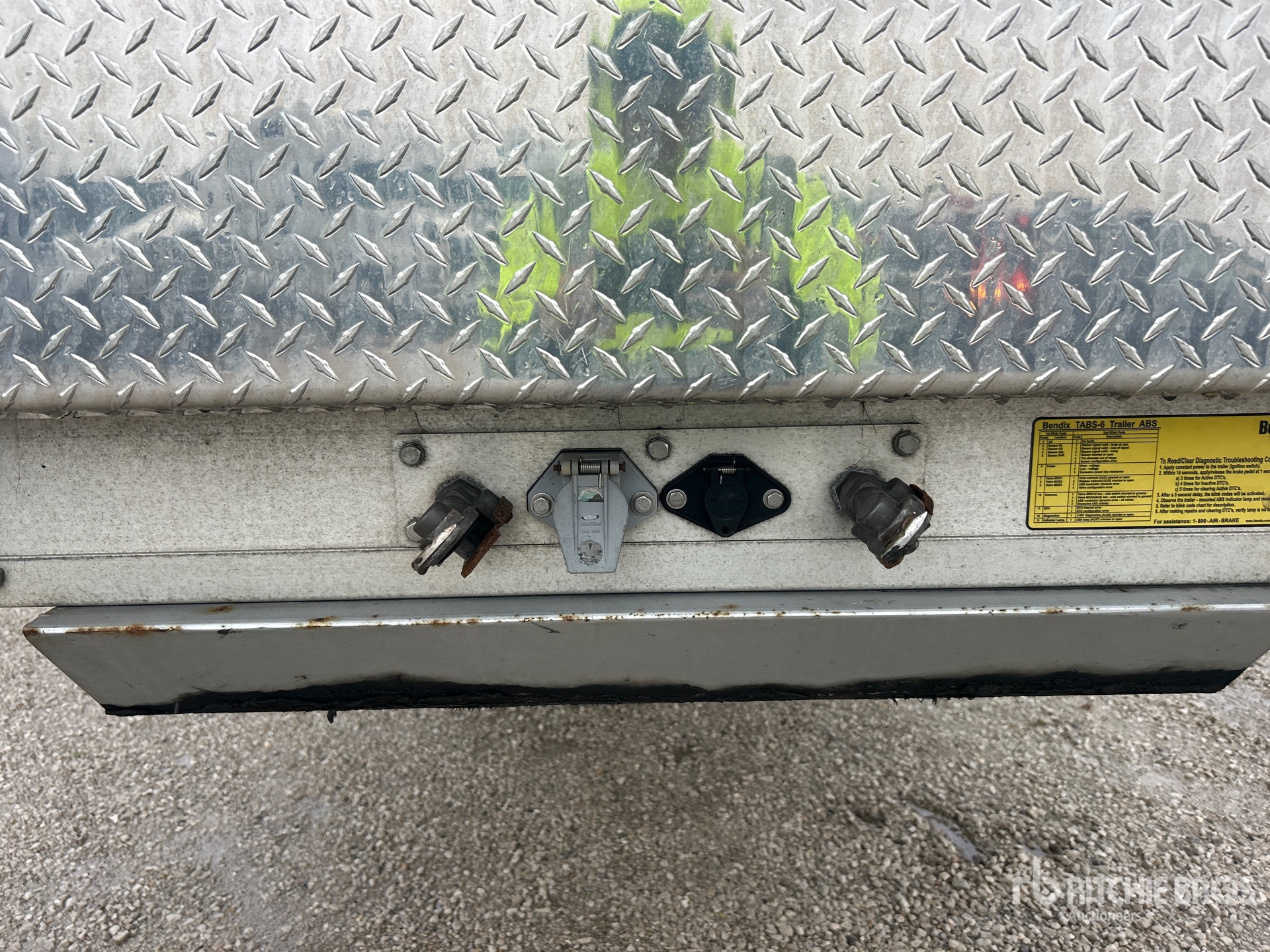 2023 Reitnouer 48 ft T/A Spread Axle