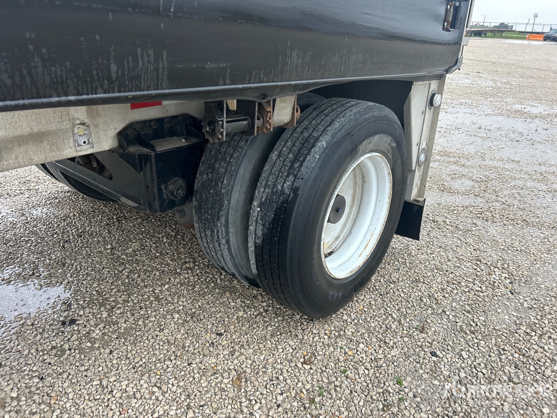 2023 Reitnouer 48 ft T/A Spread Axle