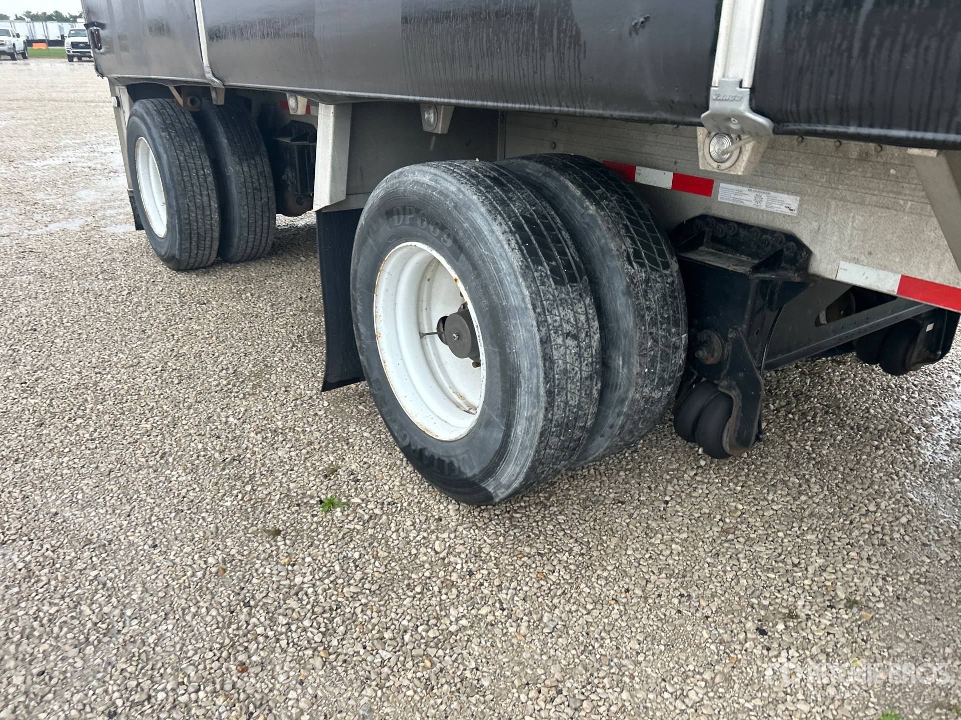 2023 Reitnouer 48 ft T/A Spread Axle