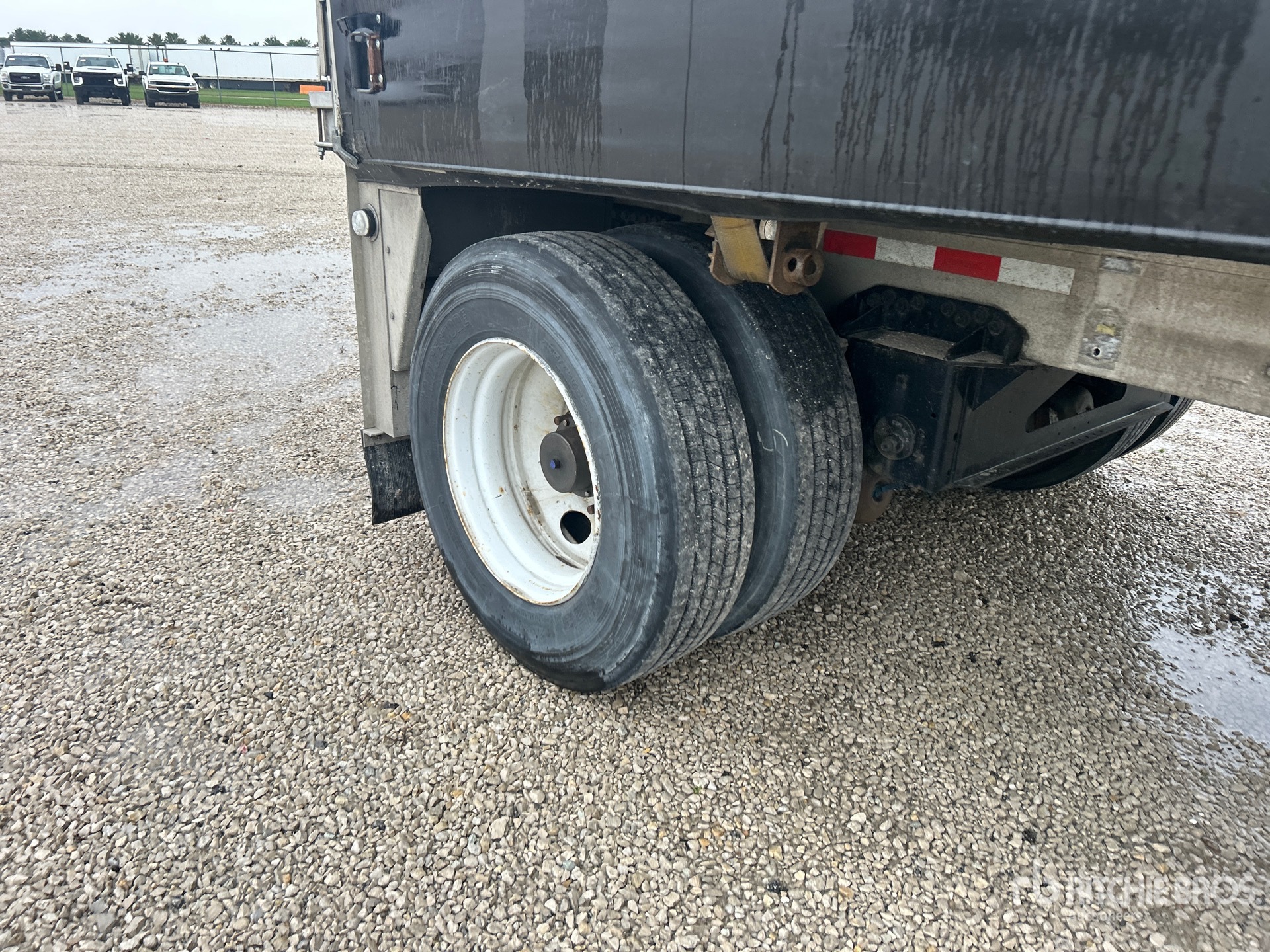 2023 Reitnouer 48 ft T/A Spread Axle