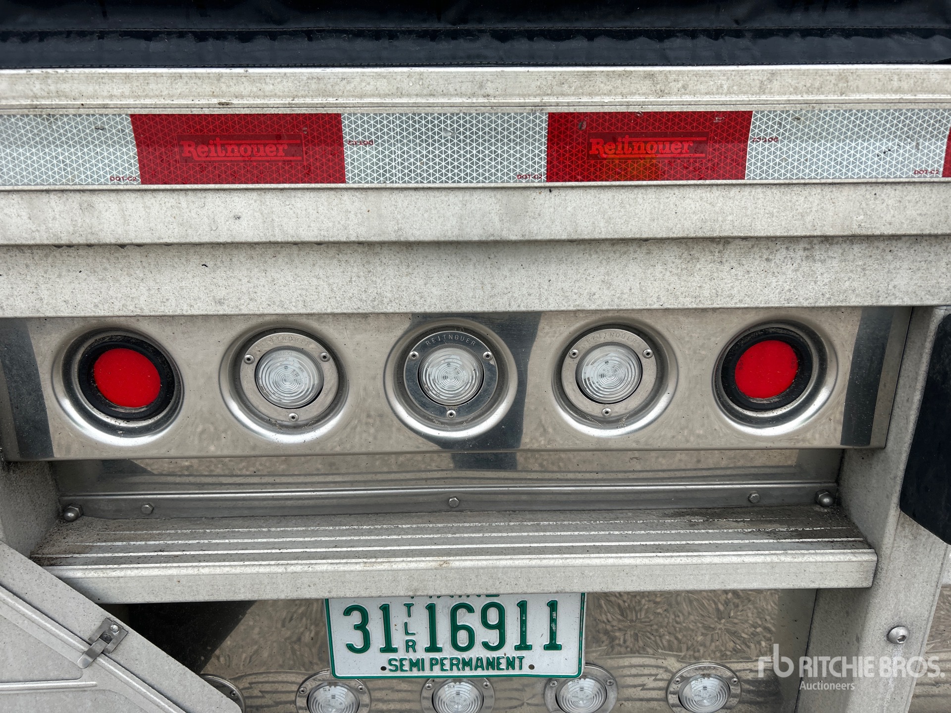 2023 Reitnouer 48 ft T/A Spread Axle