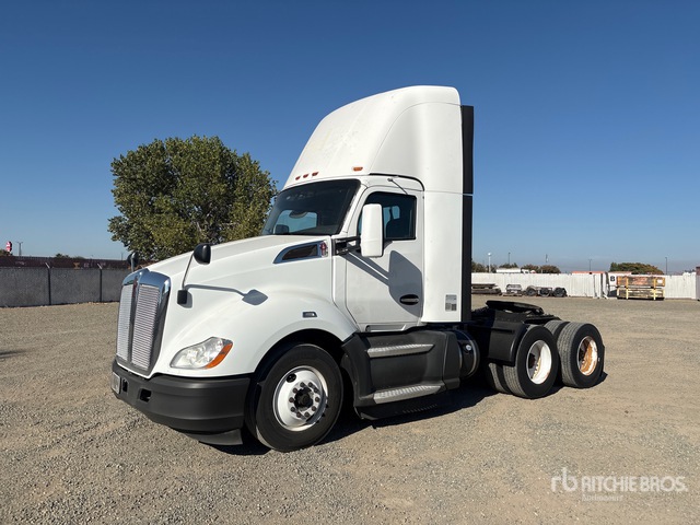 2020 Kenworth T680 T/A Day Cab Truck Tractor