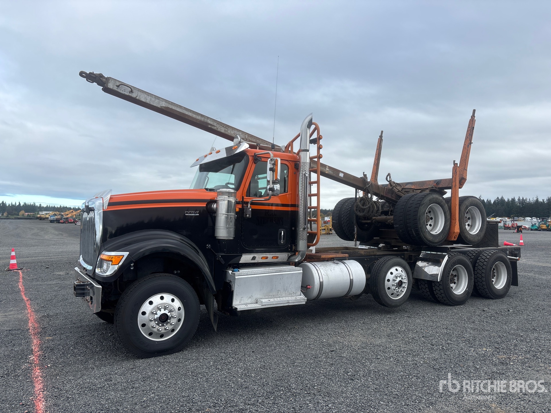 2020 International HX520