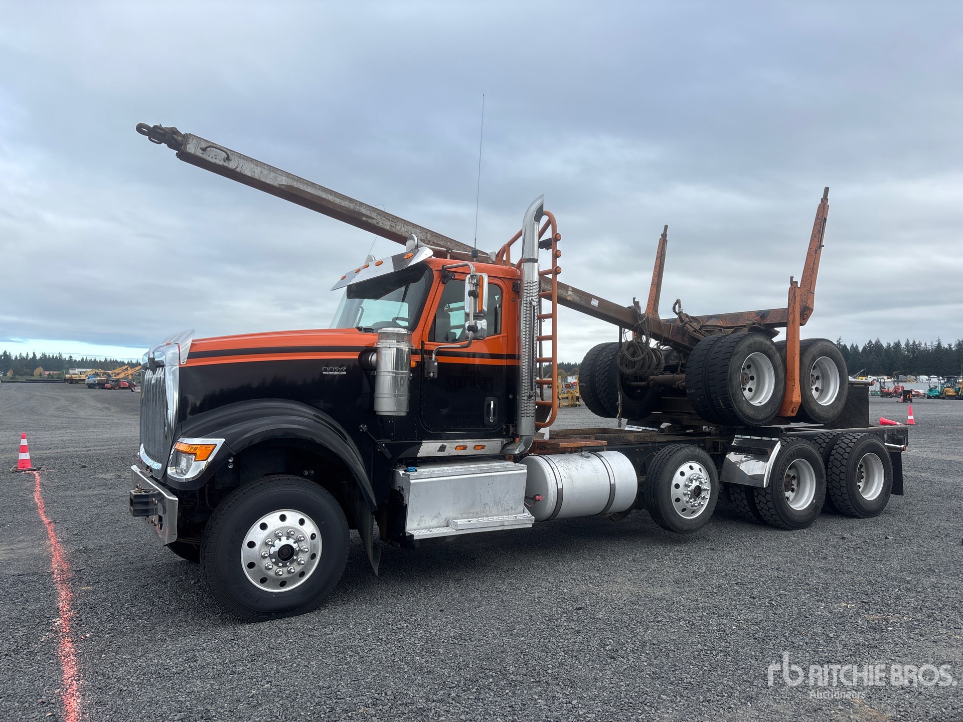 2020 International HX520