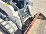Hydraulics with Bucket Tilt Cylinders