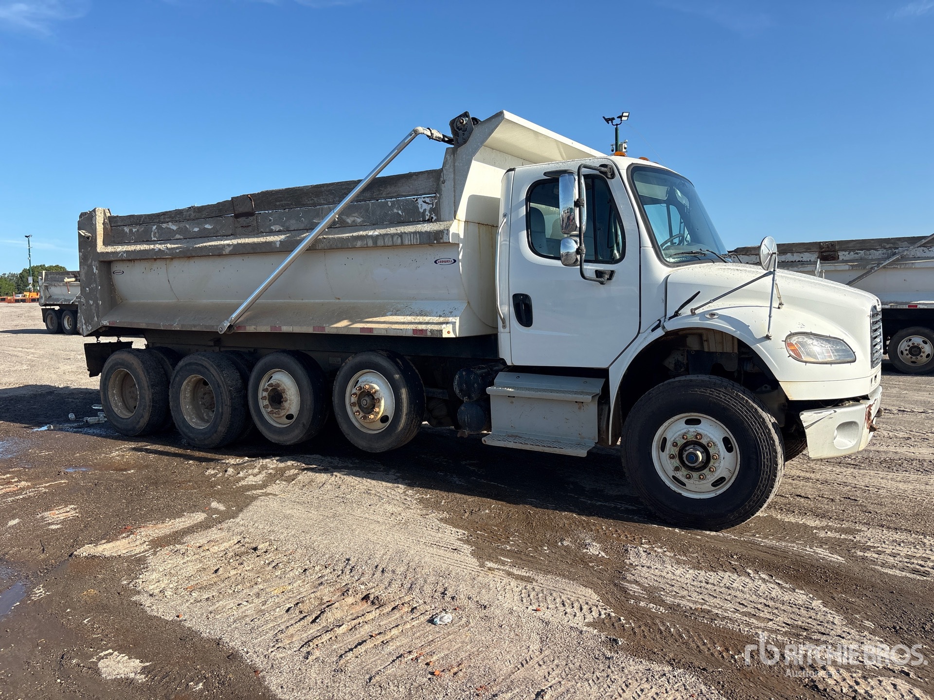 2020 Freightliner M2 106