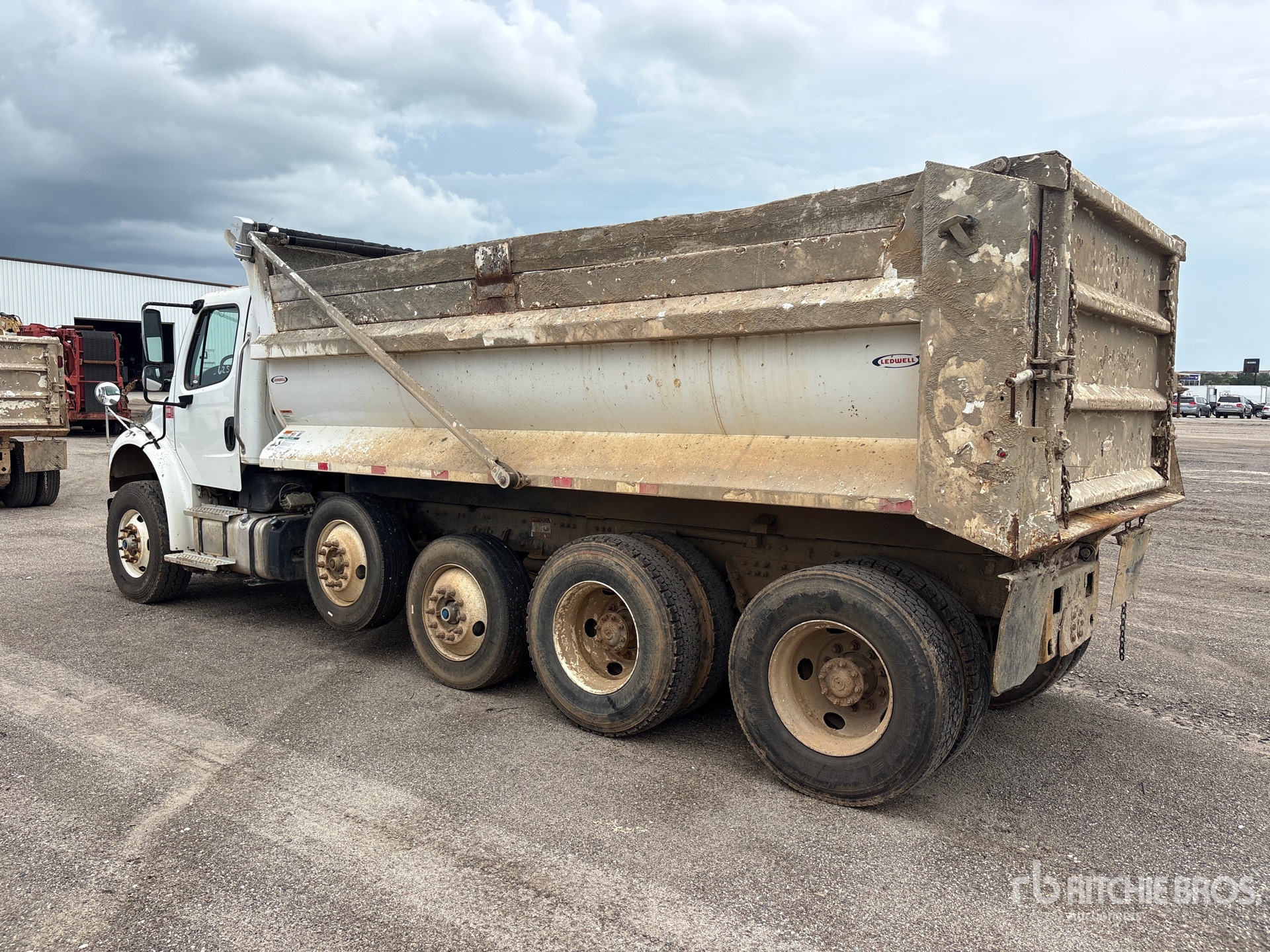 2020 Freightliner M2 106