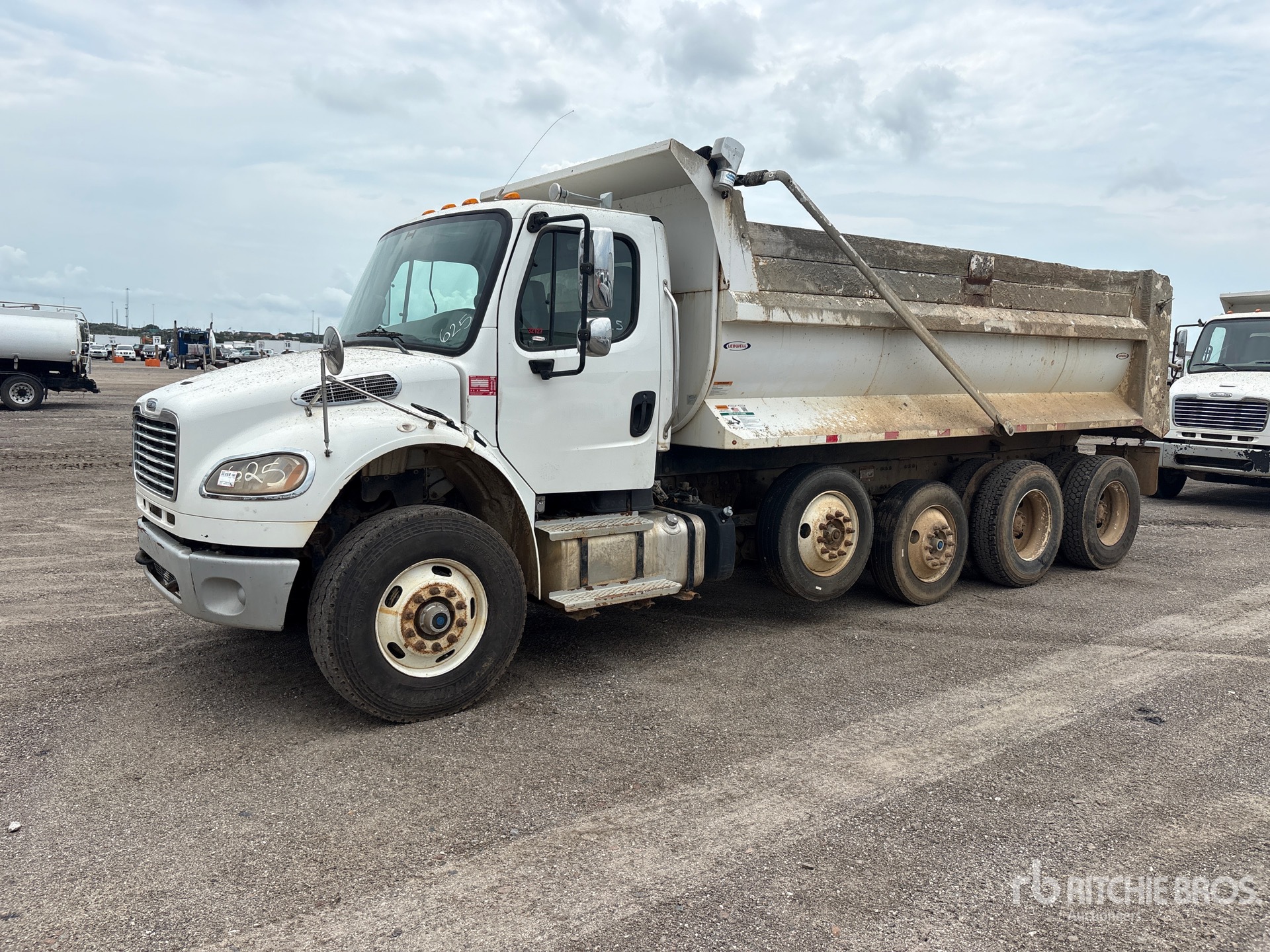 2020 Freightliner M2 106