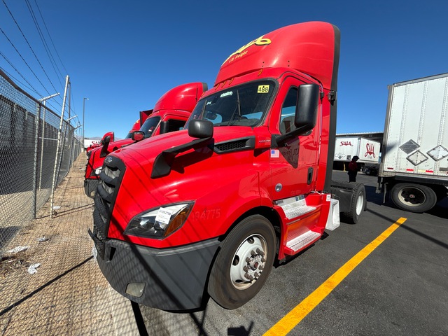 2019 Freightliner Cascadia 116 4x2 S/A Day Cab Truck Tractor (Inoperable)