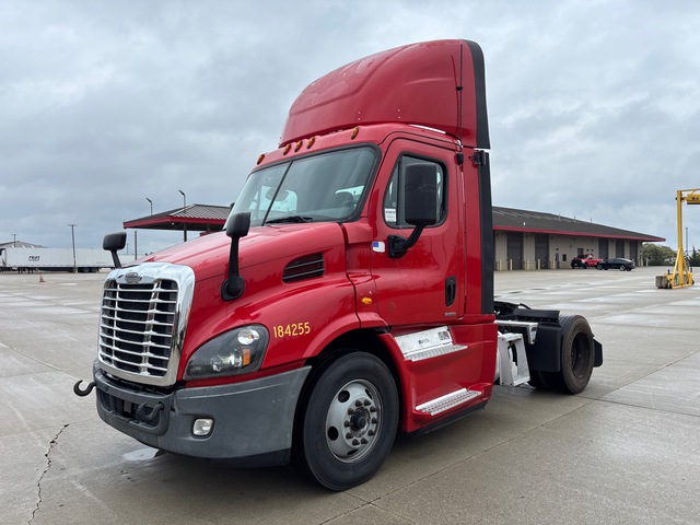 2018 Freightliner Cascadia 113 4x2 S/A Day Cab Truck Tractor