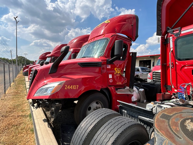 2024 Freightliner Cascadia 126 4x2 S/A Day Cab Truck Tractor (Inoperable)