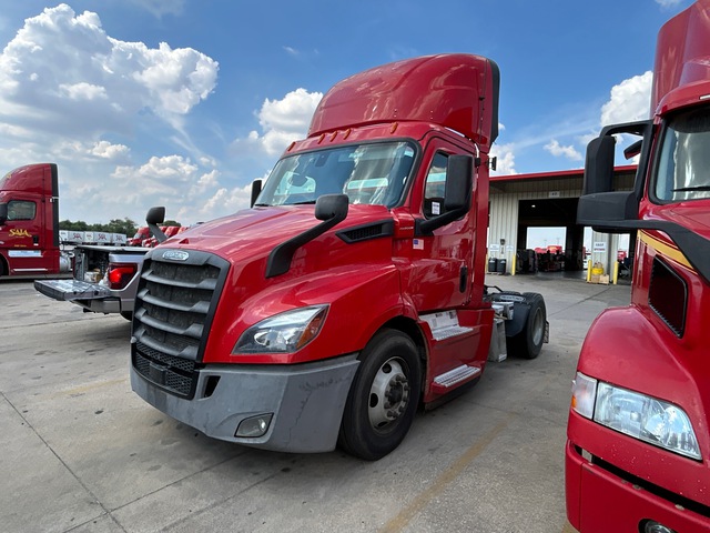 2020 Freightliner Cascadia 116 4x2 S/A Day Cab Truck Tractor (Inoperable)