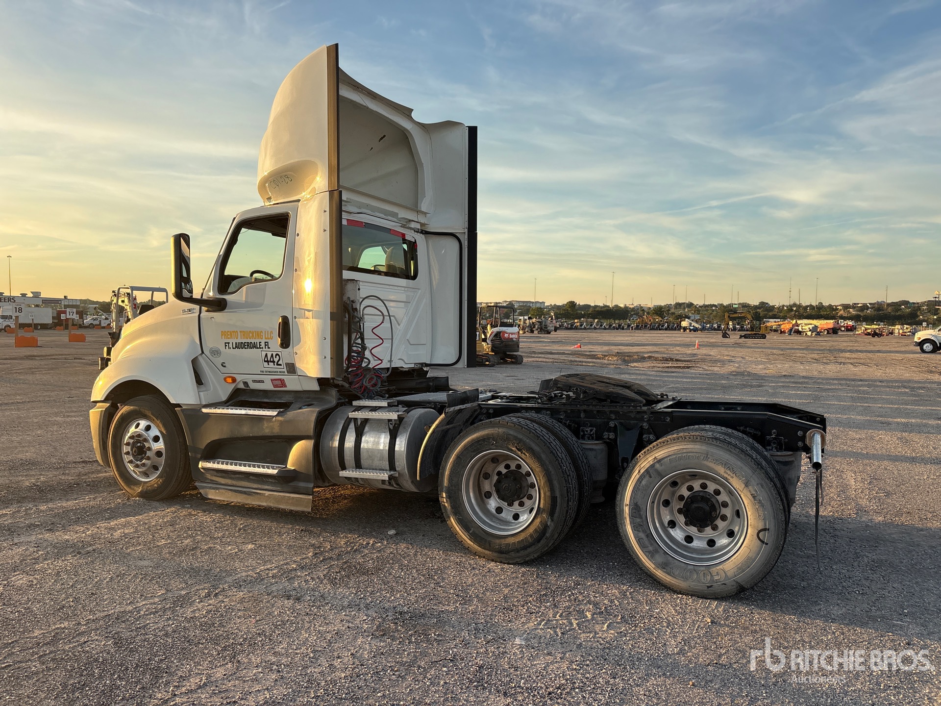 2020 International LT625