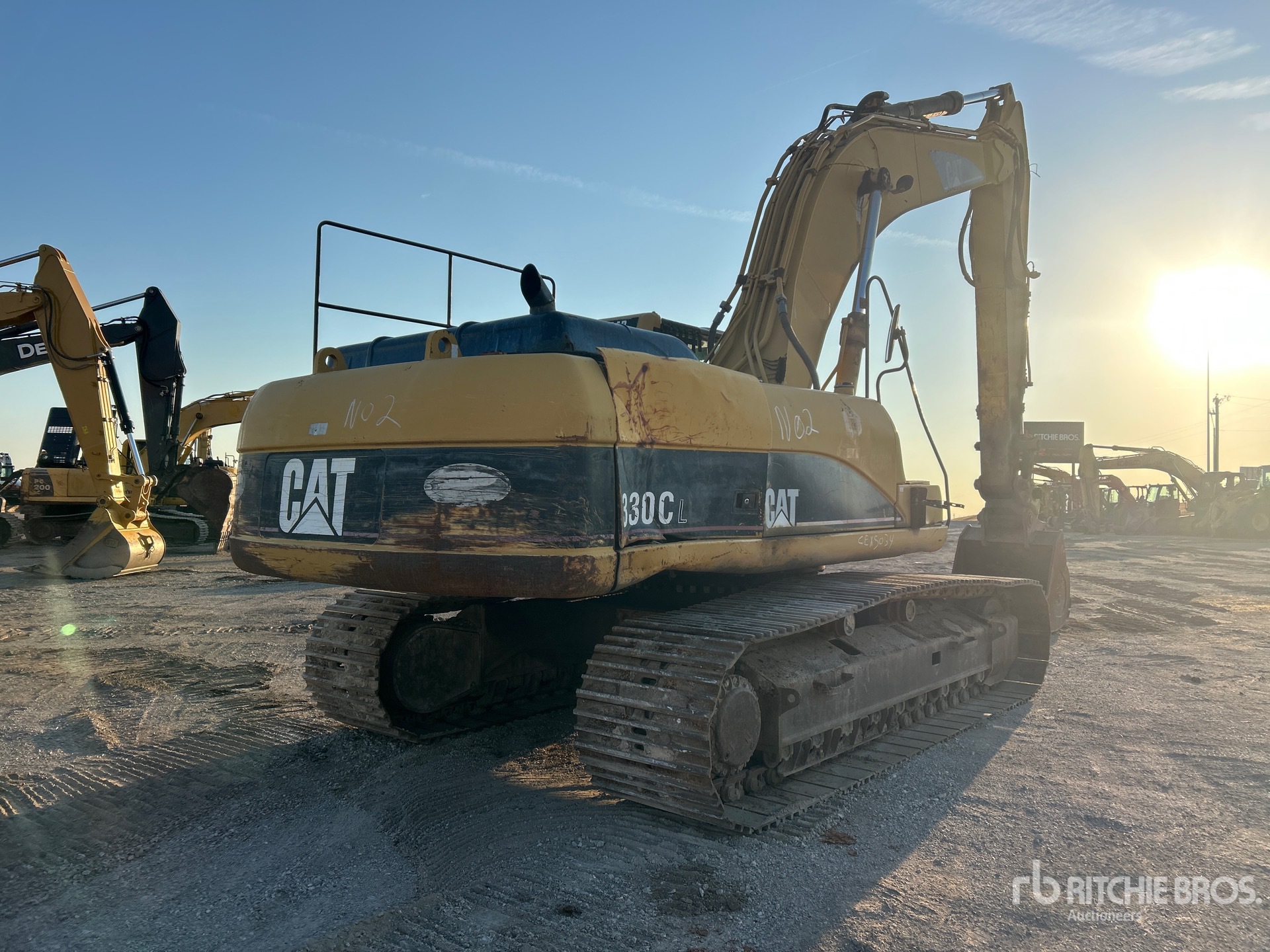 2005 Caterpillar 330C L