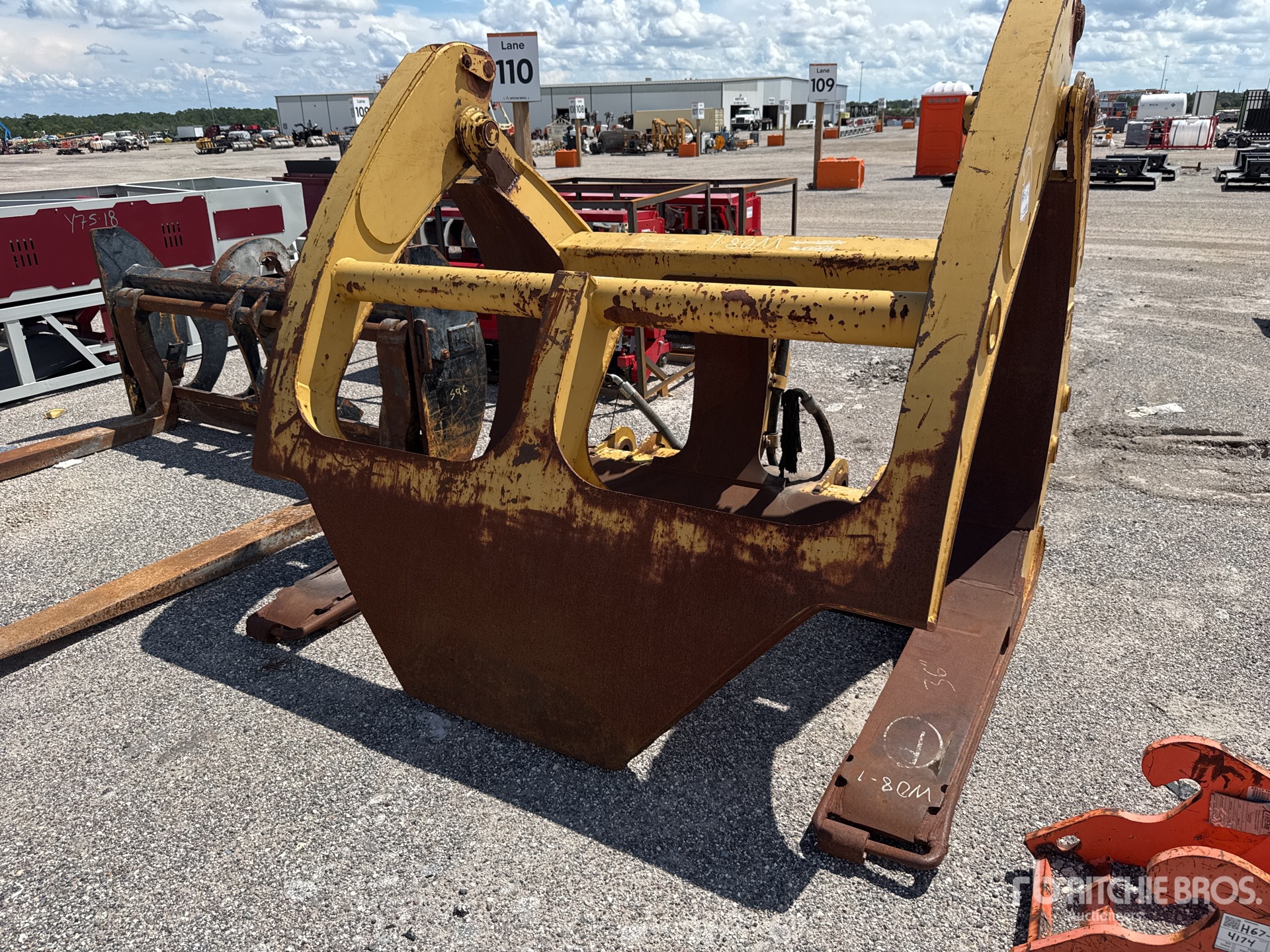Photo of Caterpillar 44 in