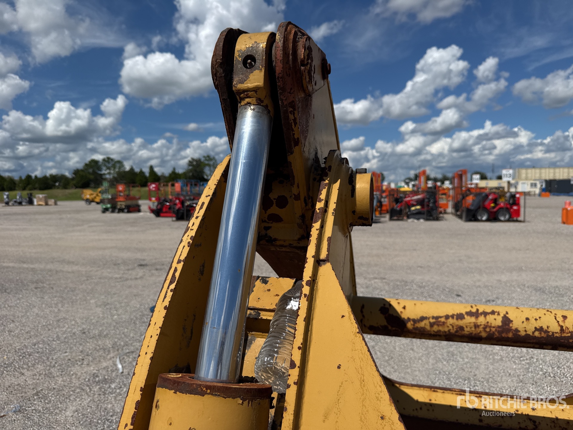 Caterpillar 44 in