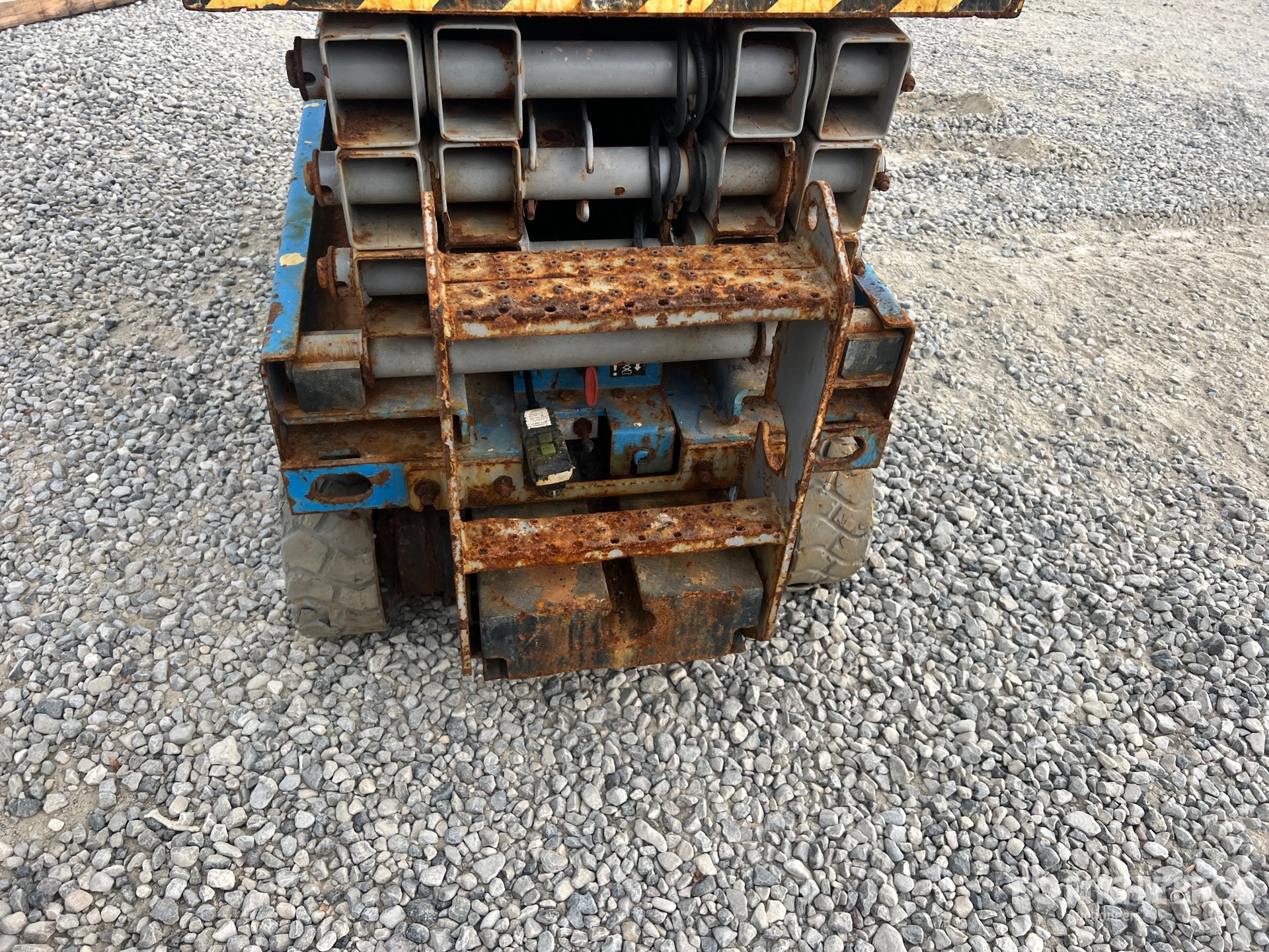 2011 Genie GS1932