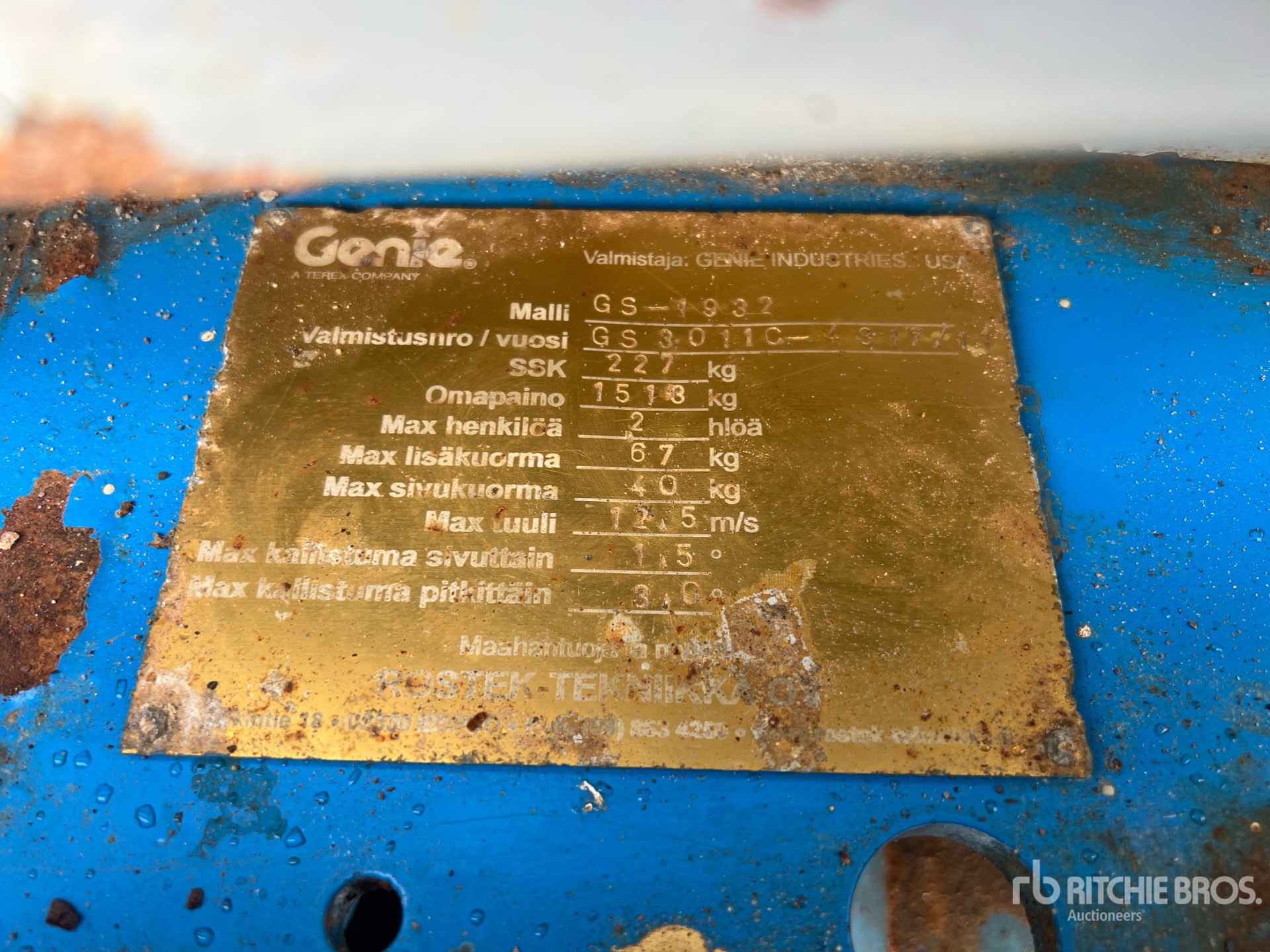 2011 Genie GS1932